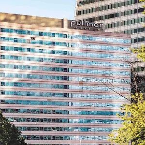 Отель Pullman Paris La Defense