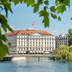 Отель Four Seasons Des Bergues